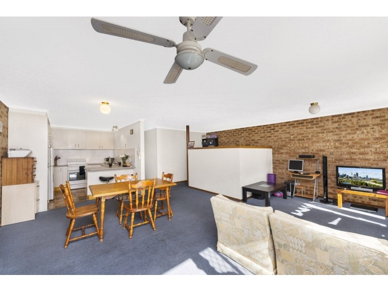 2/56 Molonglo Street, Queanbeyan NSW 2620