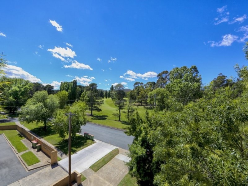 10/2 Booth Street, Queanbeyan NSW 2620