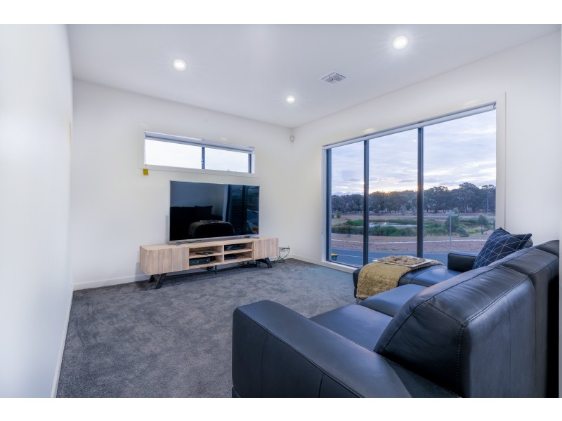 2 Wallabalooa Street, Ngunnawal ACT 2913