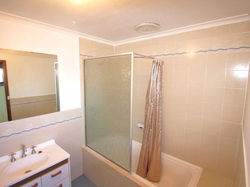 4/9 Hybon Avenue, Queanbeyan NSW 2620