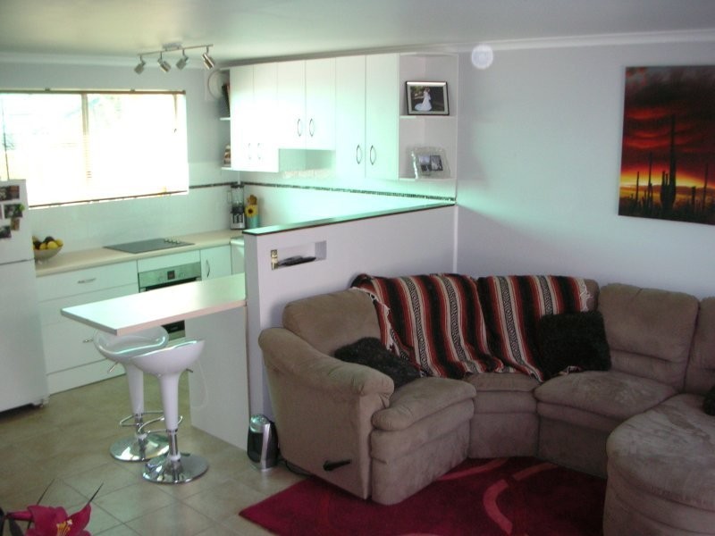 2/6 Yarrow Street, Queanbeyan NSW 2620