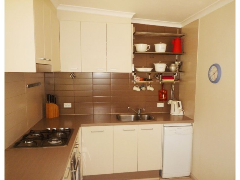1/18 Gilmore Place, Queanbeyan NSW 2620