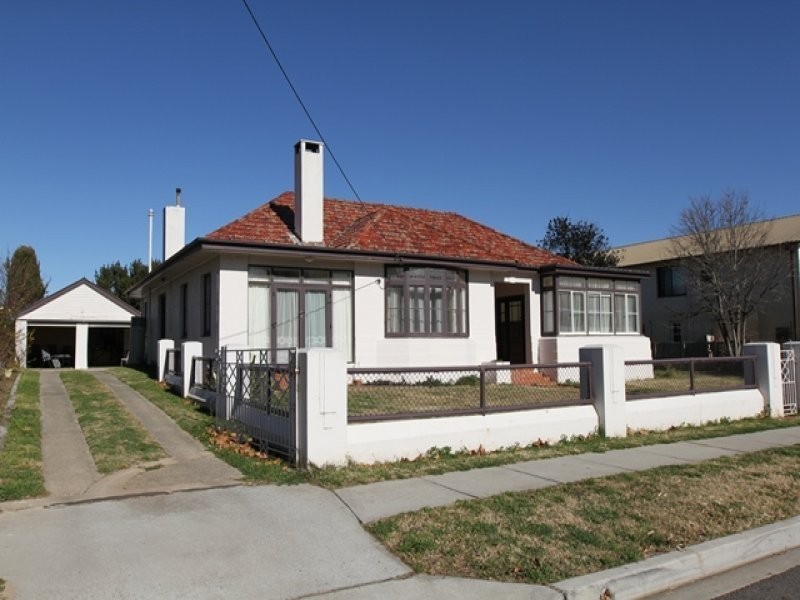 5 Isabella Street, Queanbeyan NSW 2620