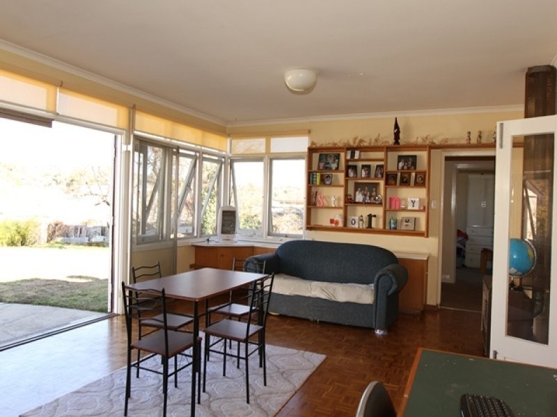 5 Isabella Street, Queanbeyan NSW 2620