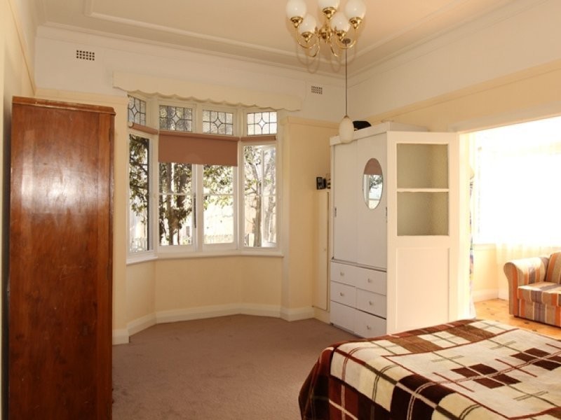 5 Isabella Street, Queanbeyan NSW 2620