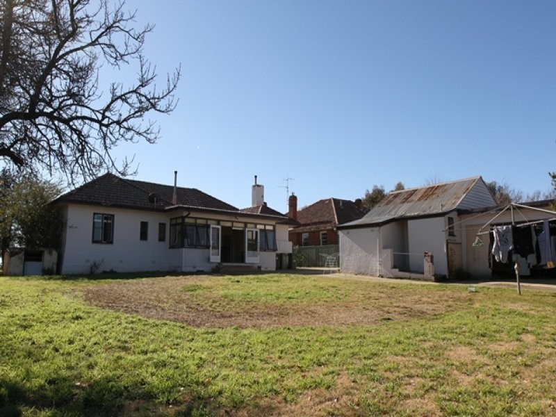 5 Isabella Street, Queanbeyan NSW 2620