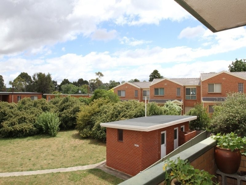 14/30 Trinculo Pl, Queanbeyan NSW 2620