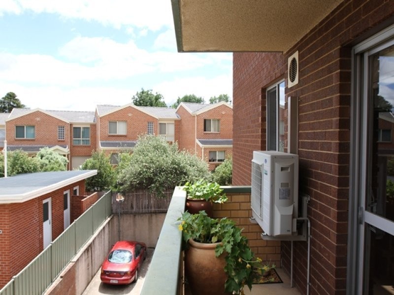 14/30 Trinculo Pl, Queanbeyan NSW 2620