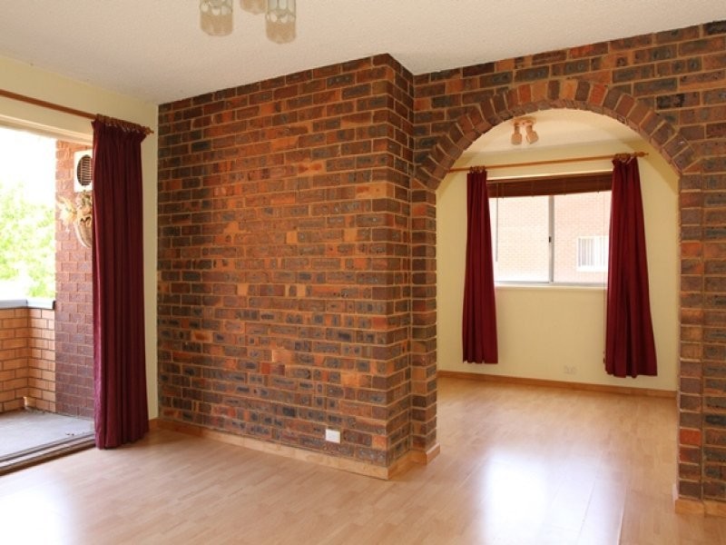 7/4 Mowatt Street, Queanbeyan East NSW 2620