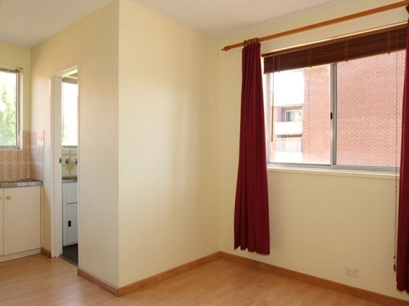 7/4 Mowatt Street, Queanbeyan East NSW 2620