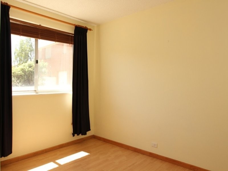 7/4 Mowatt Street, Queanbeyan East NSW 2620