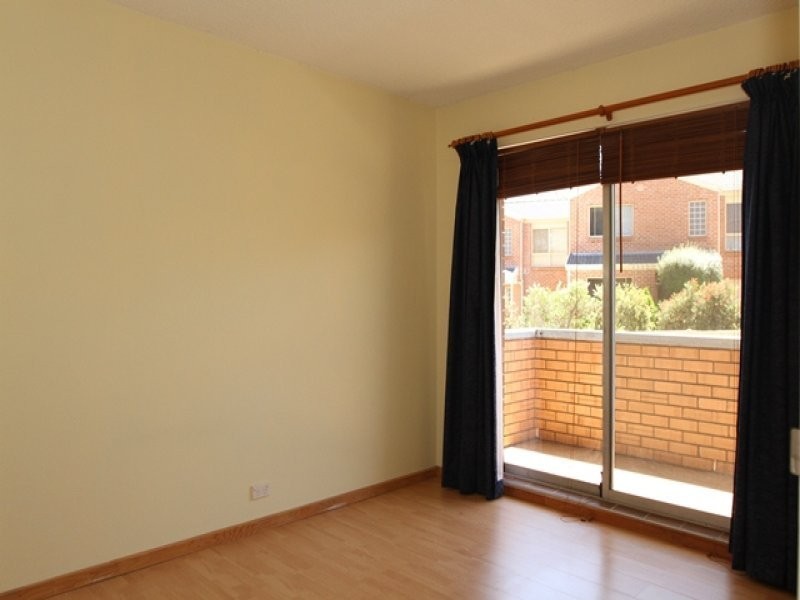 7/4 Mowatt Street, Queanbeyan East NSW 2620