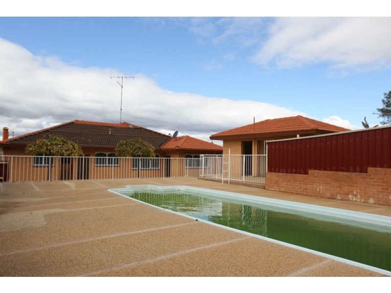 42 Brereton Street, Queanbeyan NSW 2620