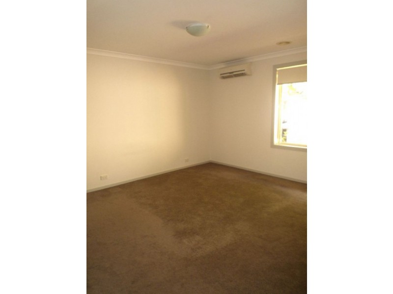 13/7-11 Broughton Place, Queanbeyan NSW 2620