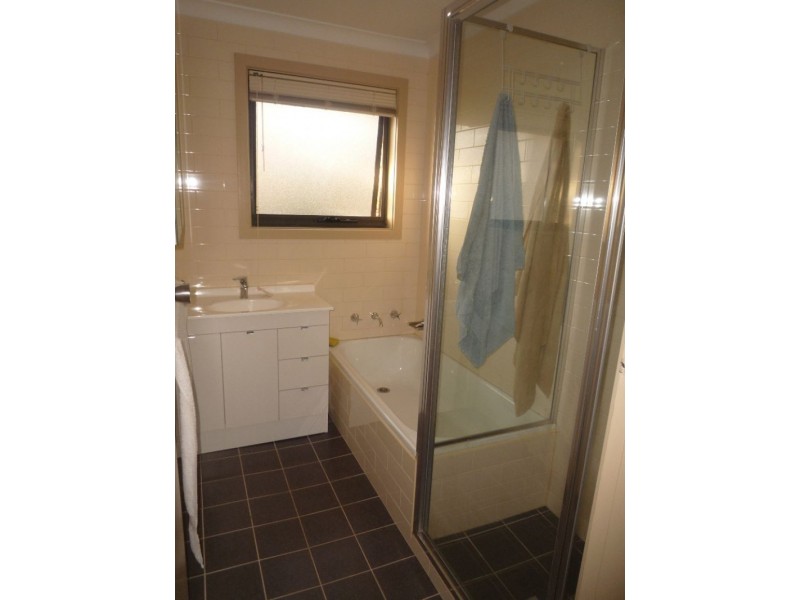 9 Gillman Place, Queanbeyan NSW 2620