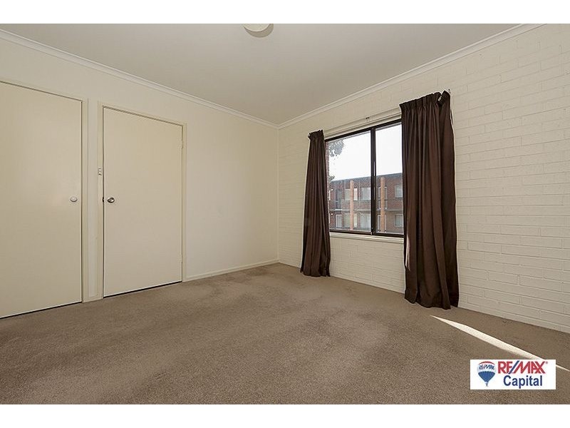 11/15 Charles Street, Queanbeyan NSW 2620