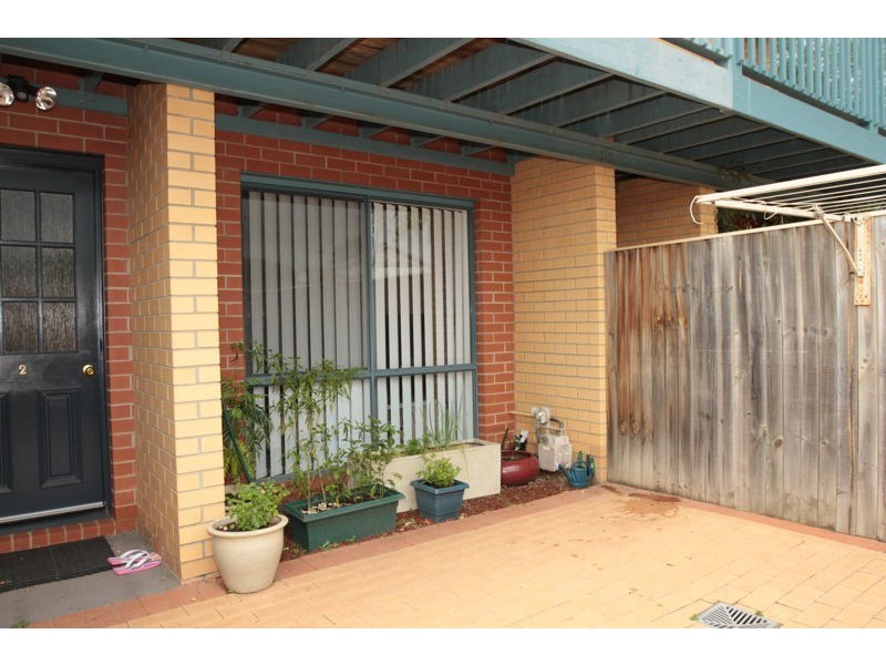 2/111 Uriarra Road, Queanbeyan NSW 2620