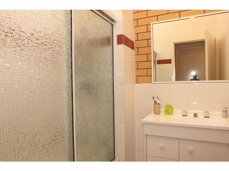 2/111 Uriarra Road, Queanbeyan NSW 2620