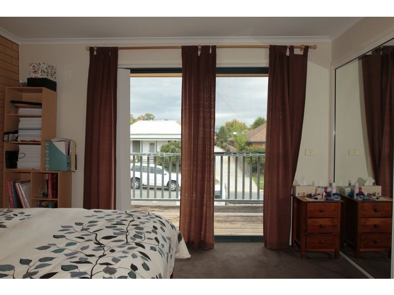 2/111 Uriarra Road, Queanbeyan NSW 2620