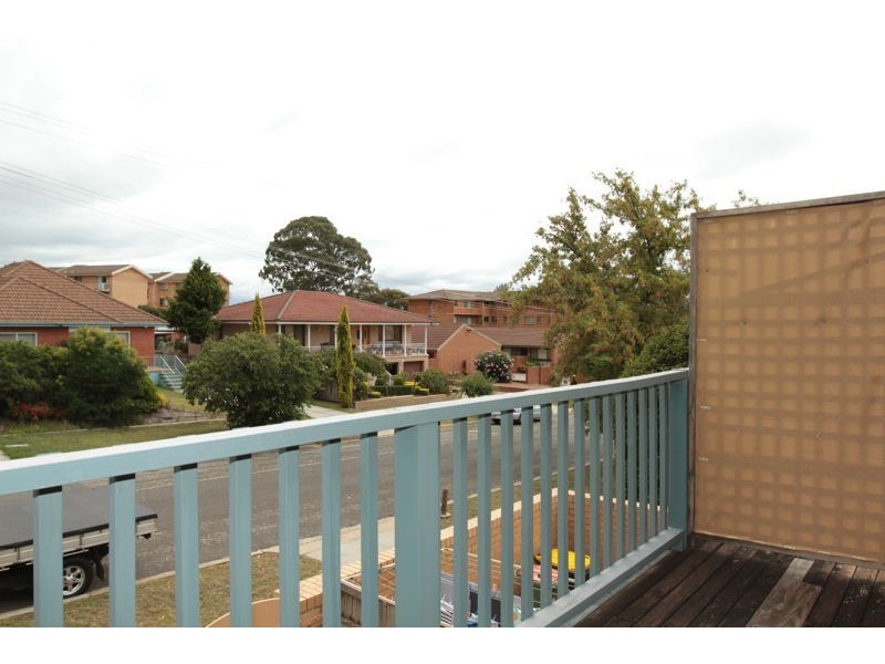 2/111 Uriarra Road, Queanbeyan NSW 2620
