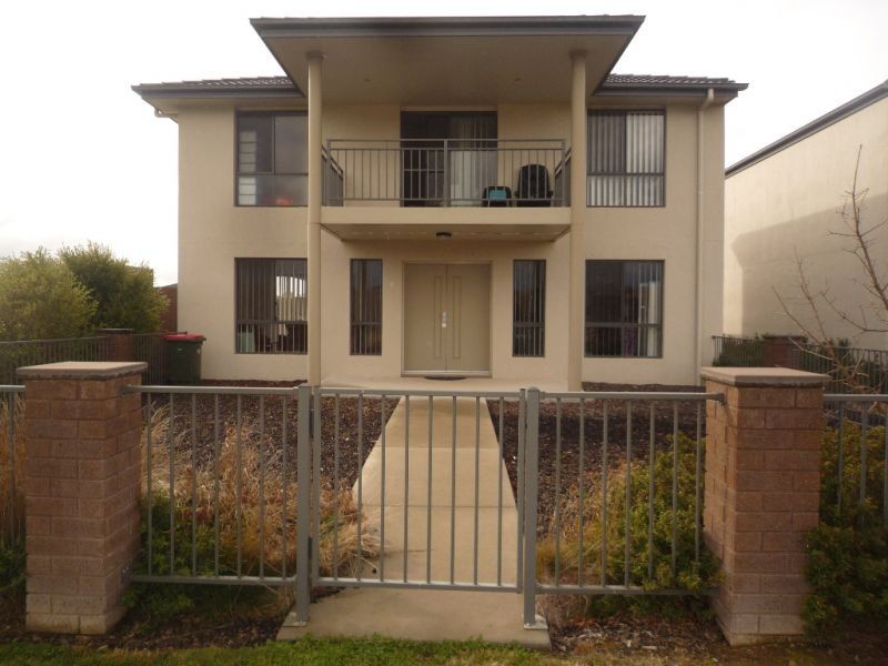 1/4-6 Mcmahon Drive, Bungendore NSW 2621