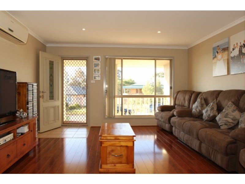 19 Telopea Place, Queanbeyan NSW 2620