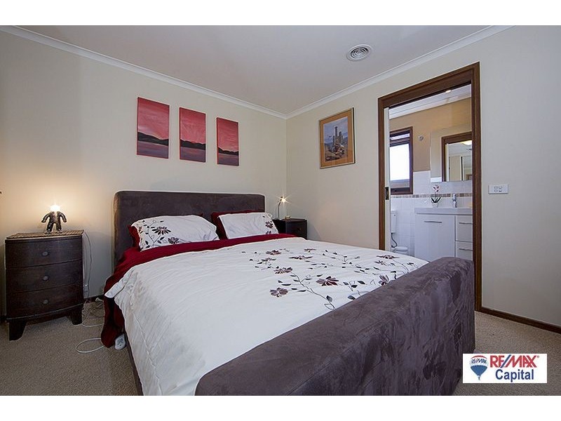 10 Caroline Place, Queanbeyan NSW 2620