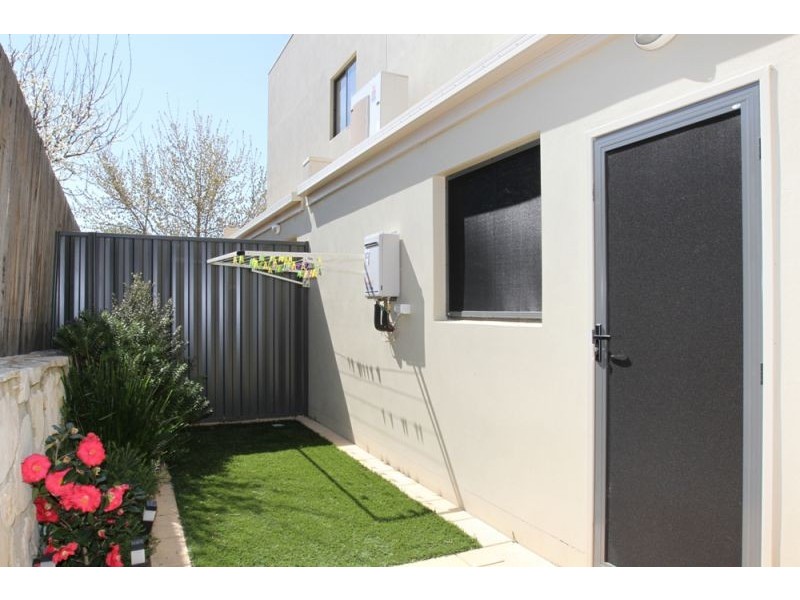 2/13 Gerald Street, Queanbeyan NSW 2620