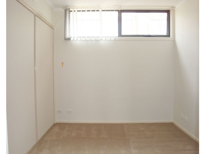 8/88 Henderson Road, Queanbeyan NSW 2620