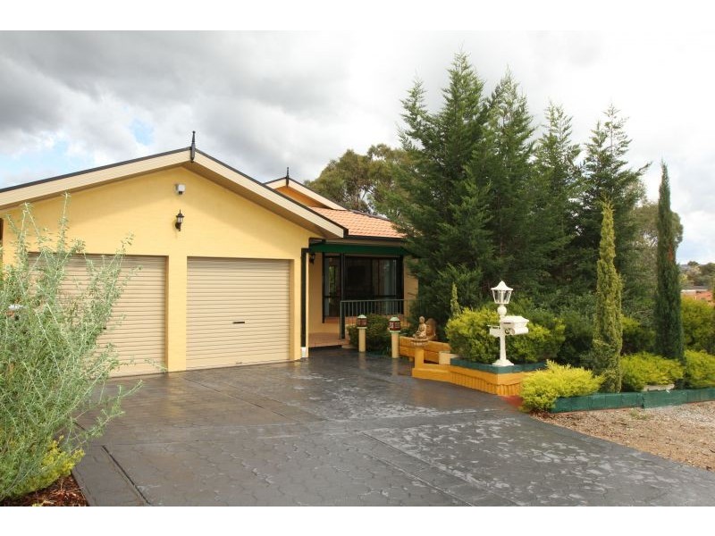 31 Hellmund Street, Queanbeyan West NSW 2620