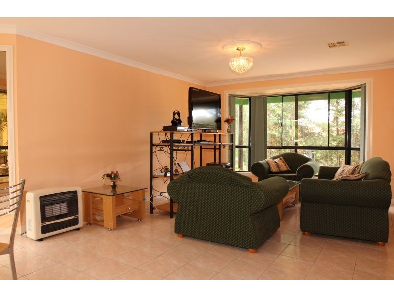 31 Hellmund Street, Queanbeyan West NSW 2620