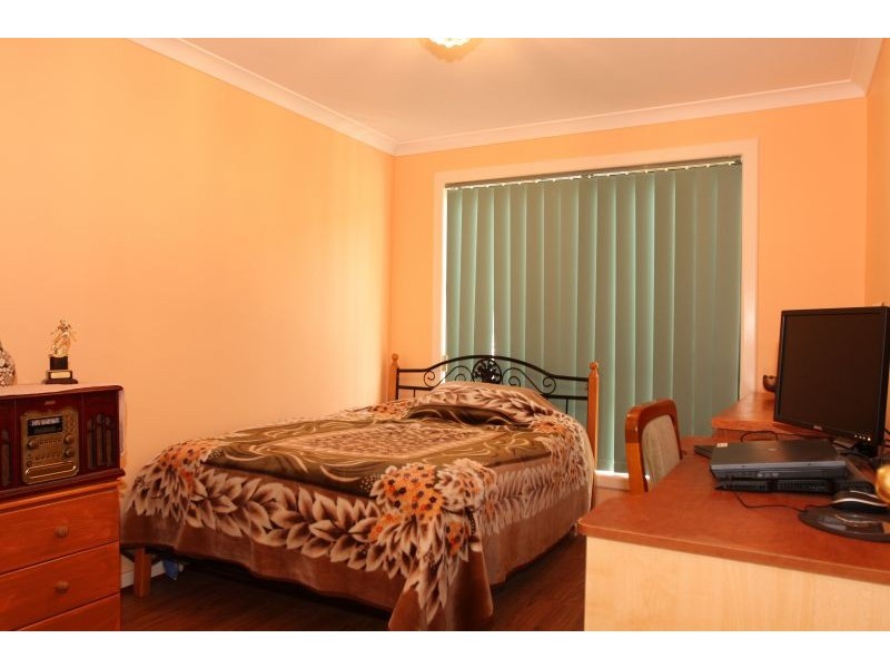 31 Hellmund Street, Queanbeyan West NSW 2620