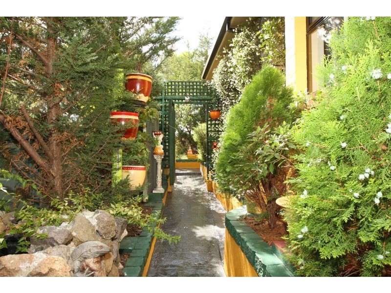 31 Hellmund Street, Queanbeyan West NSW 2620