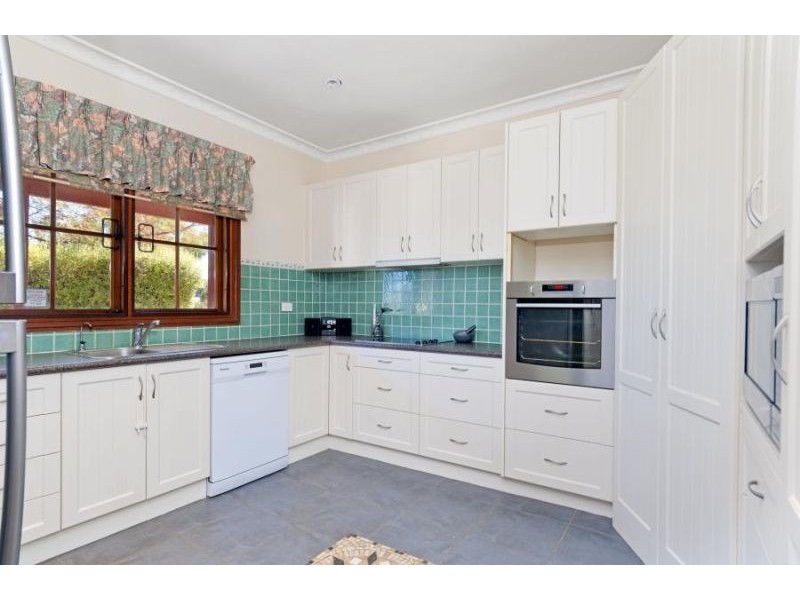 48 Henderson Road, Queanbeyan NSW 2620