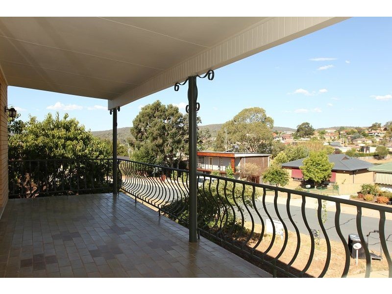 13 Waratah Street, Queanbeyan NSW 2620