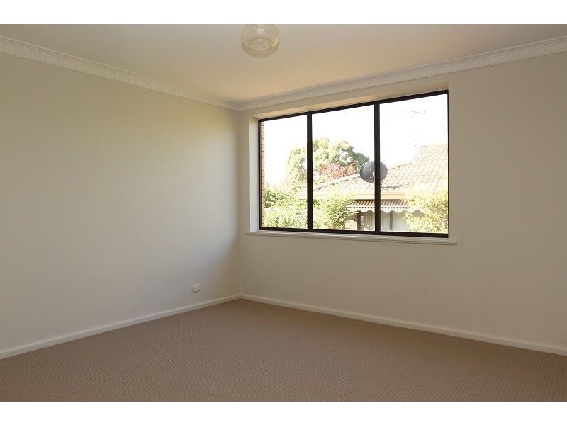 13 Waratah Street, Queanbeyan NSW 2620