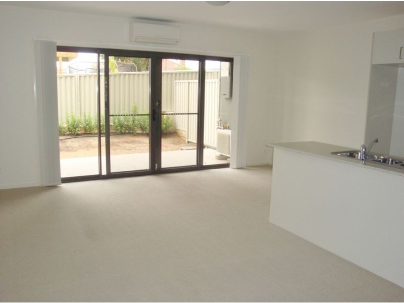 4 Ross Road, Queanbeyan NSW 2620