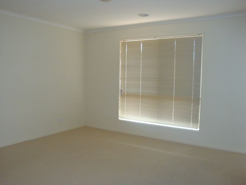 1/43-47 Hutchinson Circuit, Queanbeyan NSW 2620