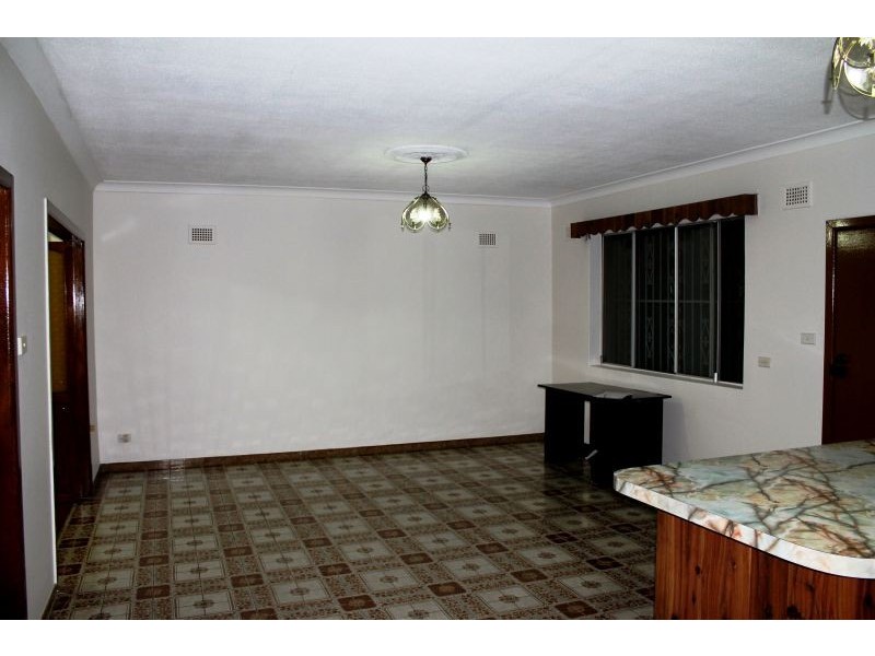 207 Sydenham Rd, Marrickville NSW 2204