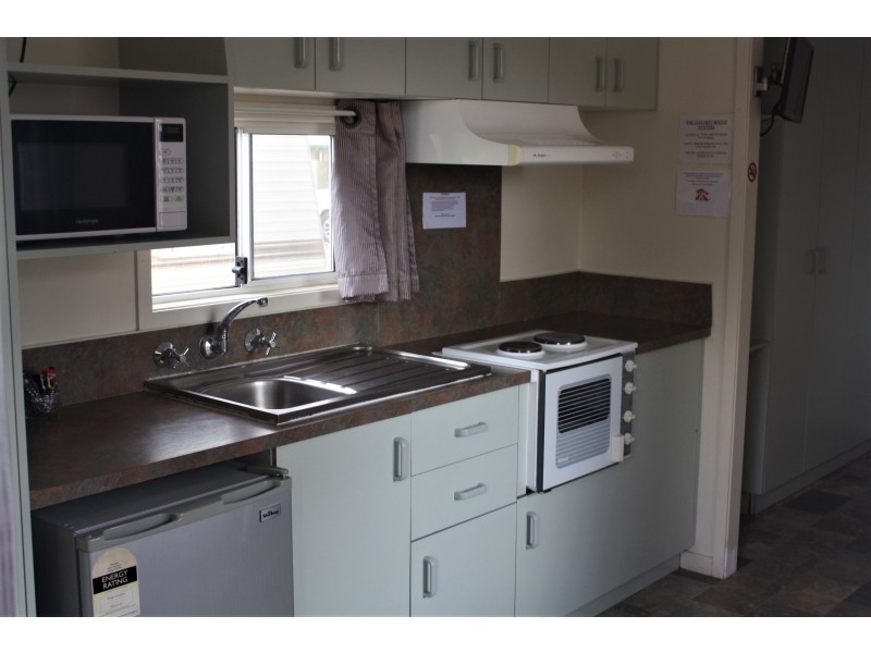 Cabin 23 Coolah Home Base Caravan Park, Coolah NSW 2843