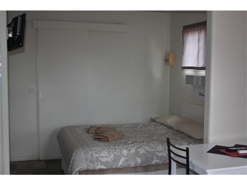 Cabin 23 Coolah Home Base Caravan Park, Coolah NSW 2843