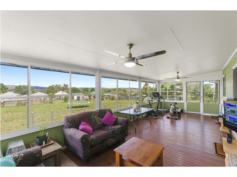 10 Cameron Place, Coolah NSW 2843