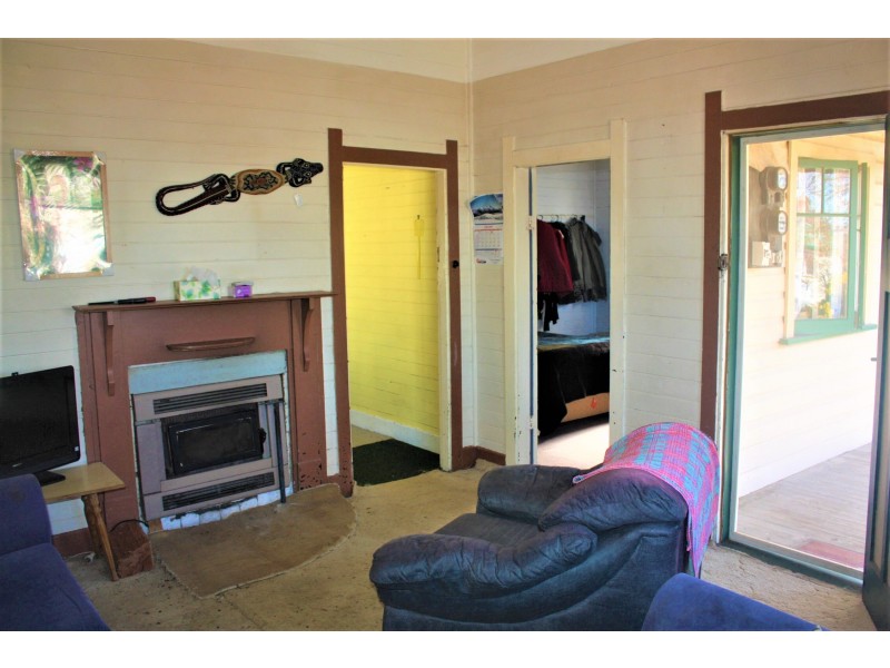 11 Oban Street, Coolah NSW 2843