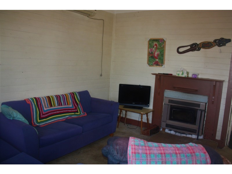 11 Oban Street, Coolah NSW 2843