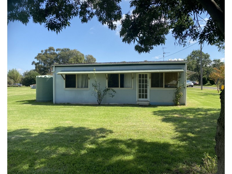 45 Railway Avenue, Coolah NSW 2843