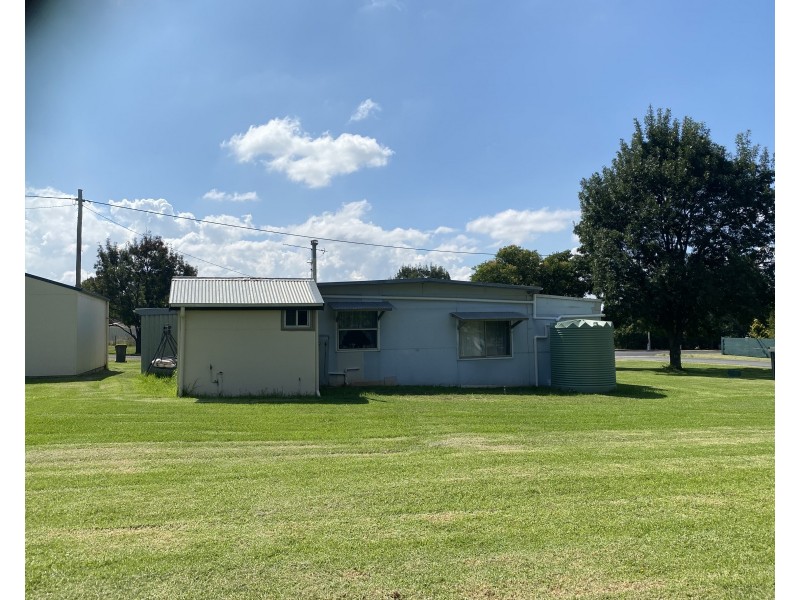 45 Railway Avenue, Coolah NSW 2843