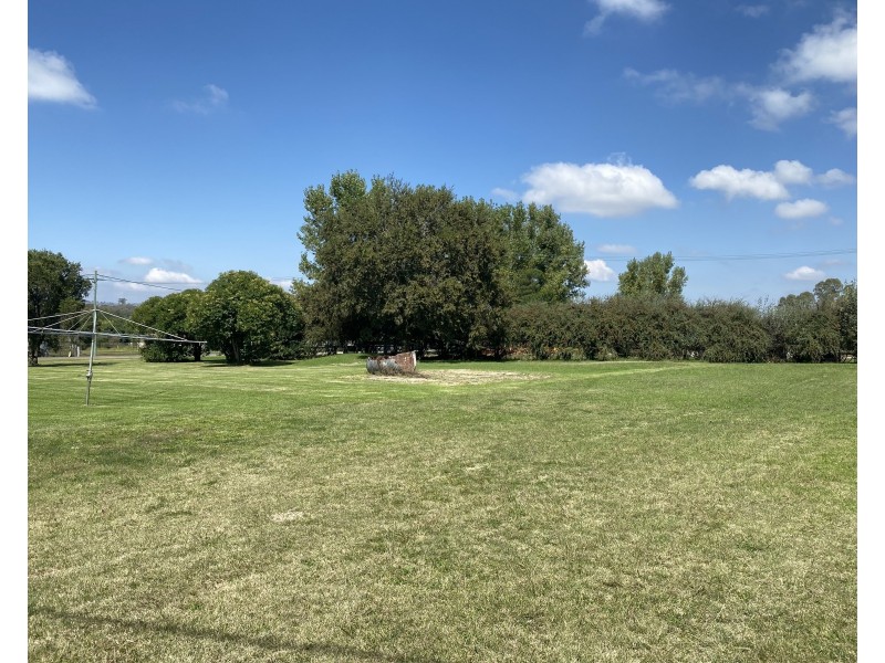 45 Railway Avenue, Coolah NSW 2843