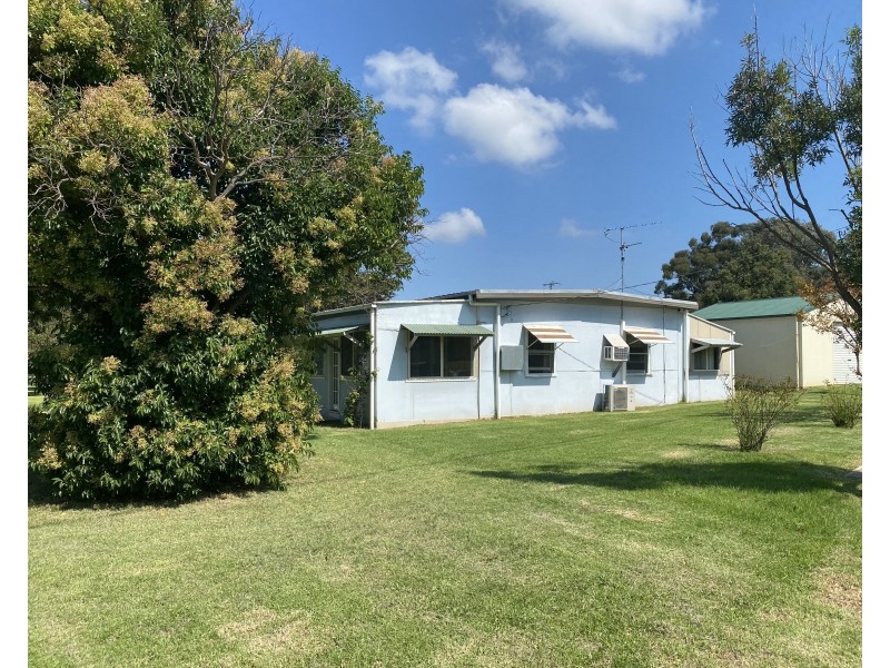 45 Railway Avenue, Coolah NSW 2843