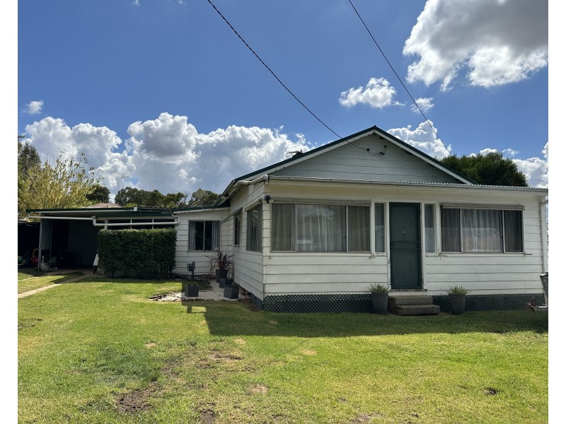 11 Cox Lane, Coolah NSW 2843