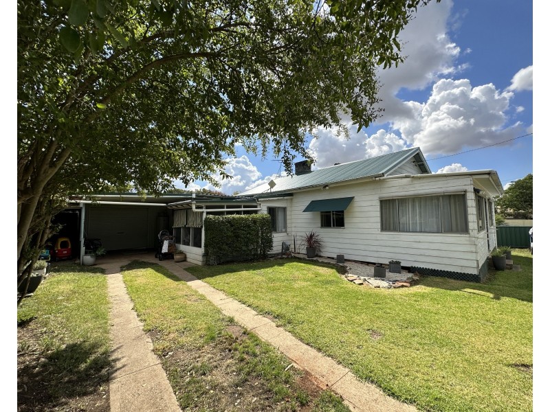 11 Cox Lane, Coolah NSW 2843